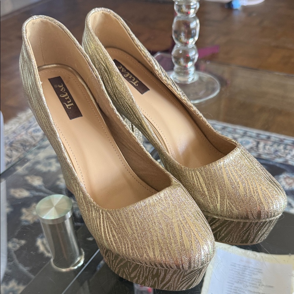 Gold Metallic Platform Pumps